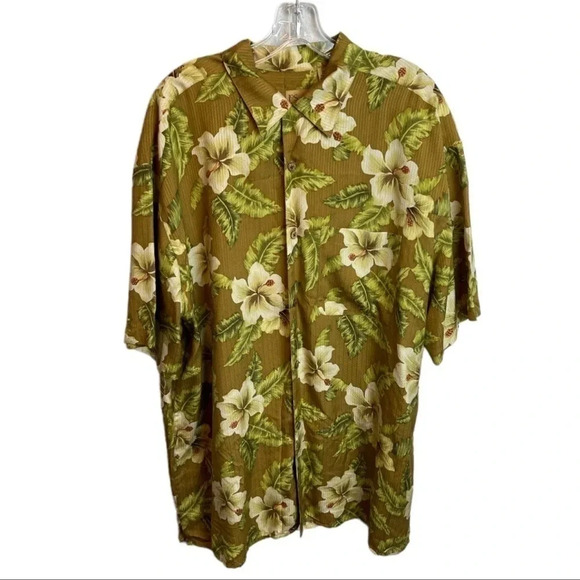 Jos. A. Bank Other - JOS A BANK Men’s Short Sleeve Button Down FLORAL Beach Shirt. Hawaiian Shirt.
